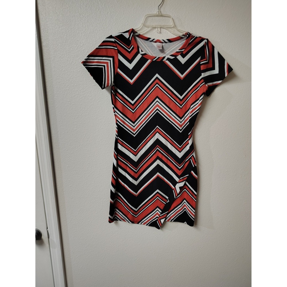 Bongo Red Black White‎ Chevron Geometric Mini Dress Short Sleeve Bodycon Medium